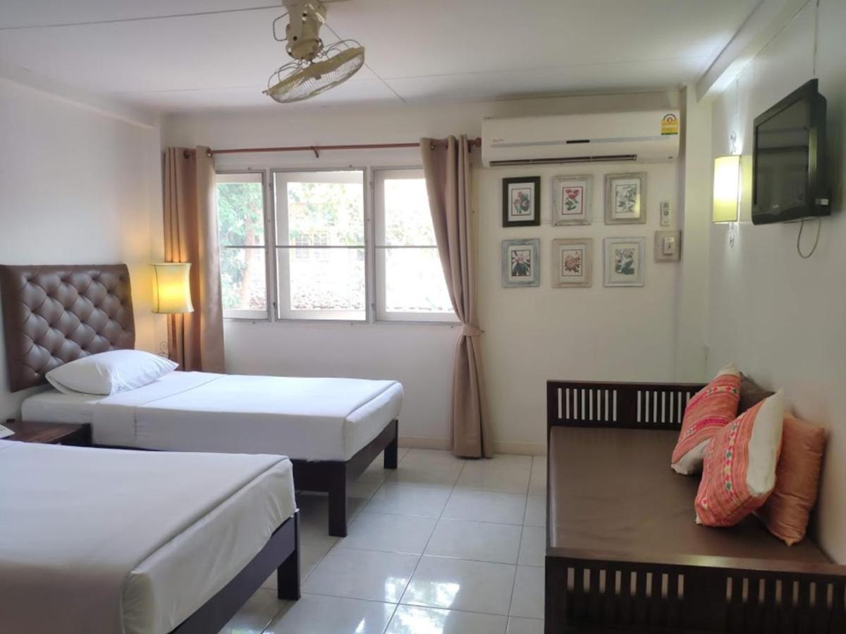 Changpuak Hotel Chiang Mai Bagian luar foto