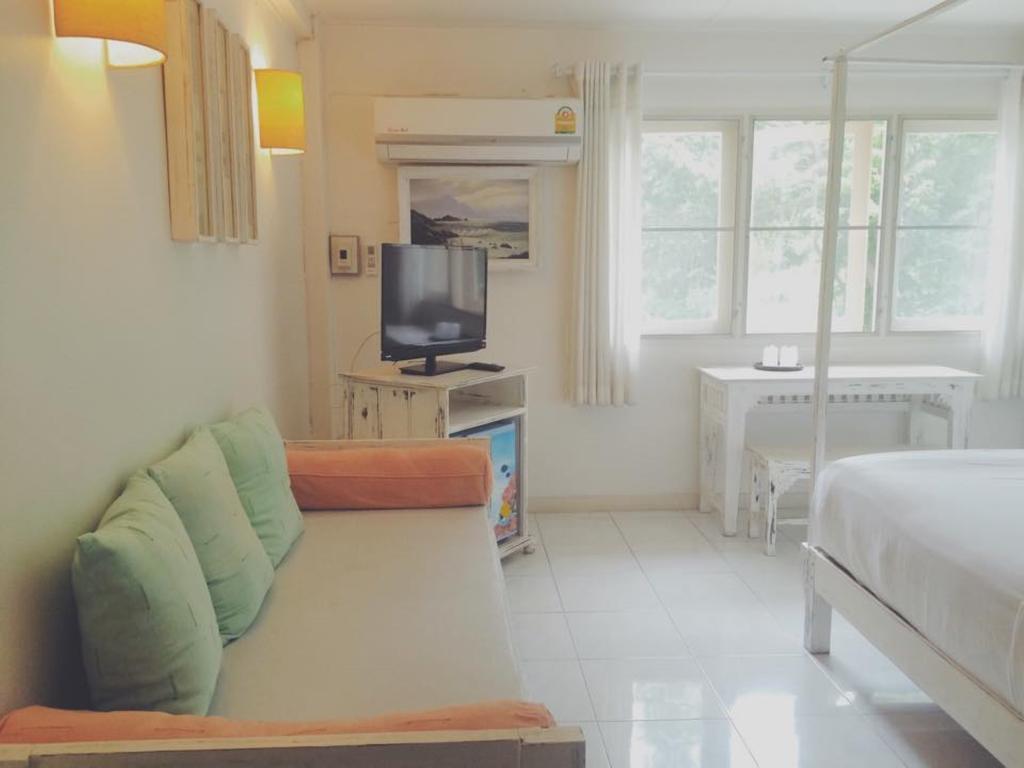 Changpuak Hotel Chiang Mai Bagian luar foto