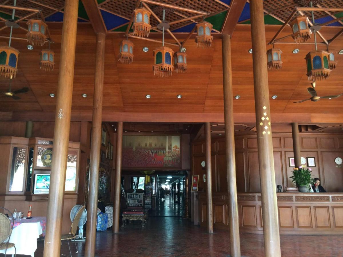 Changpuak Hotel Chiang Mai Bagian luar foto
