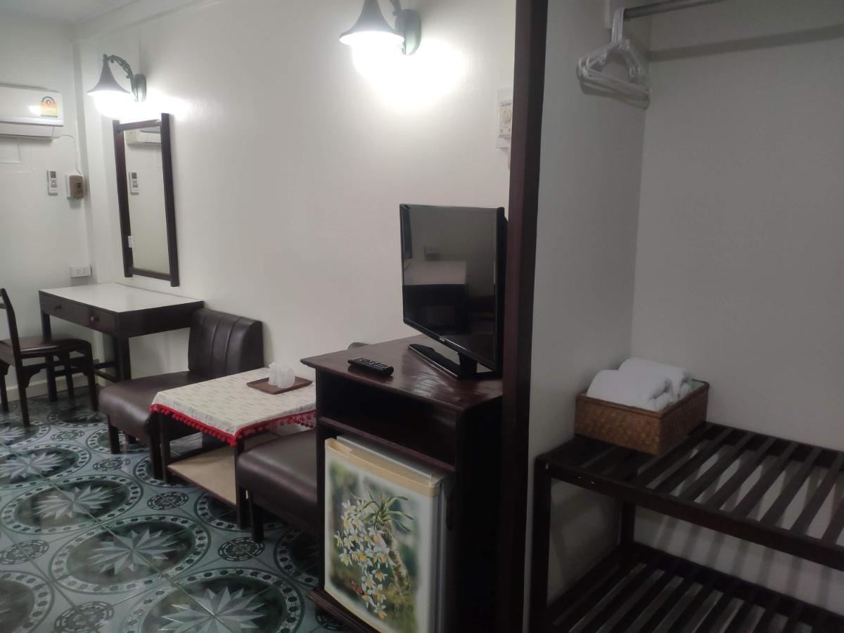Changpuak Hotel Chiang Mai Bagian luar foto