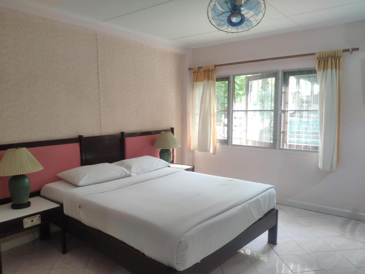 Changpuak Hotel Chiang Mai Bagian luar foto