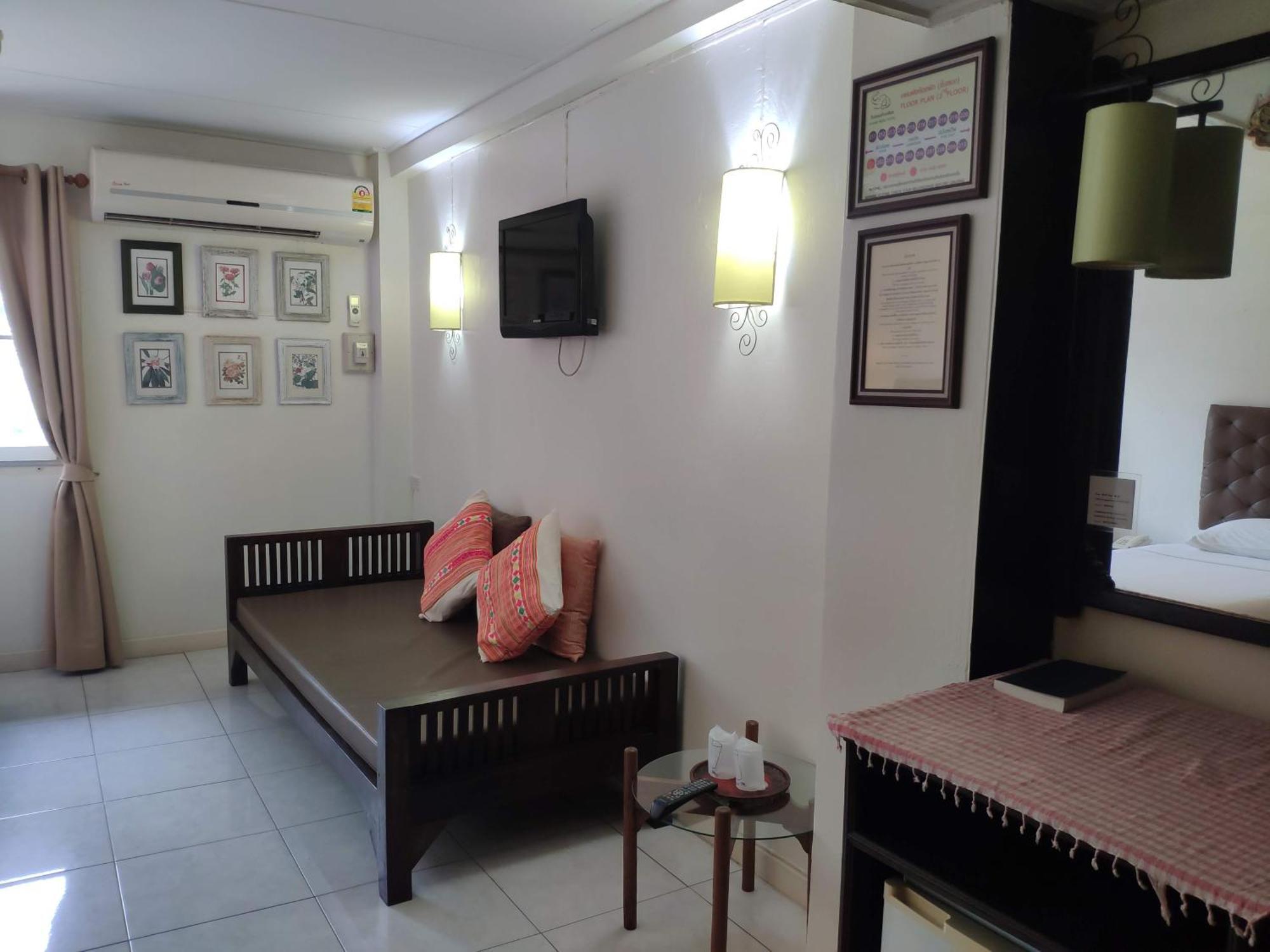 Changpuak Hotel Chiang Mai Bagian luar foto