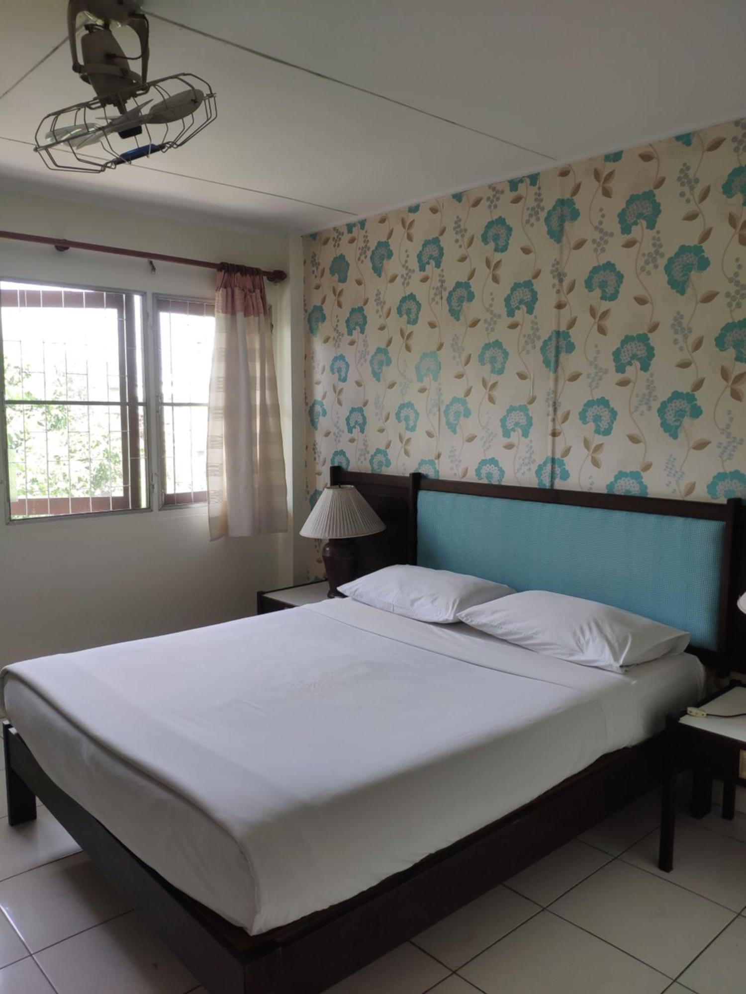 Changpuak Hotel Chiang Mai Bagian luar foto