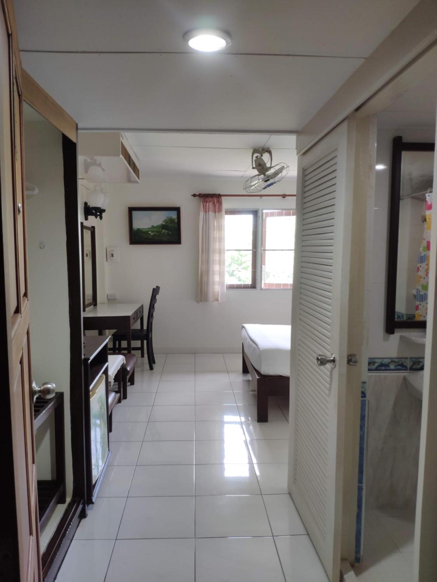 Changpuak Hotel Chiang Mai Bagian luar foto