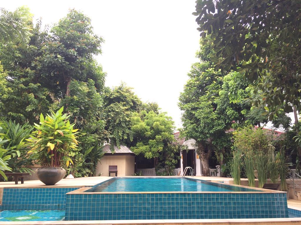 Changpuak Hotel Chiang Mai Bagian luar foto