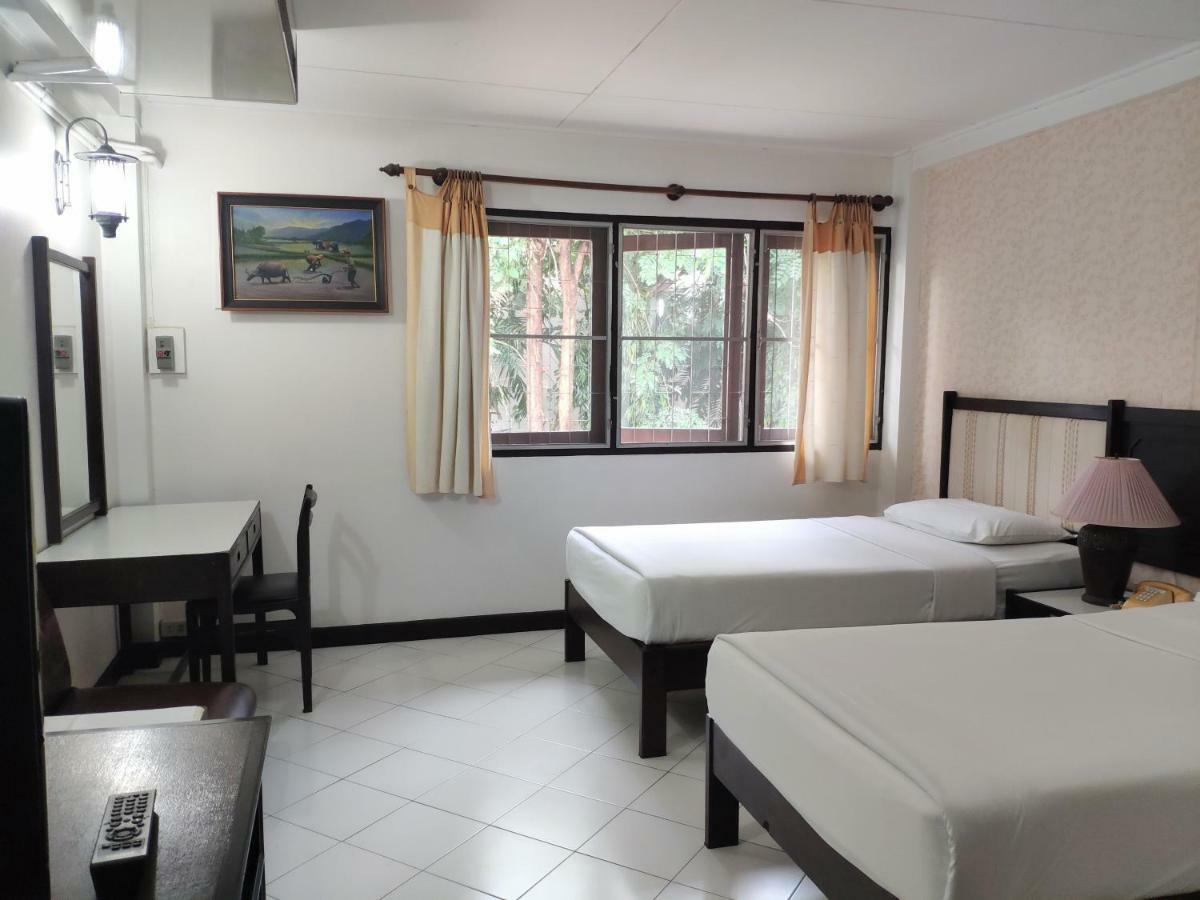 Changpuak Hotel Chiang Mai Bagian luar foto