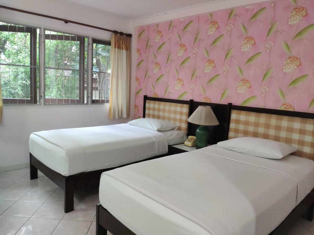 Changpuak Hotel Chiang Mai Bagian luar foto